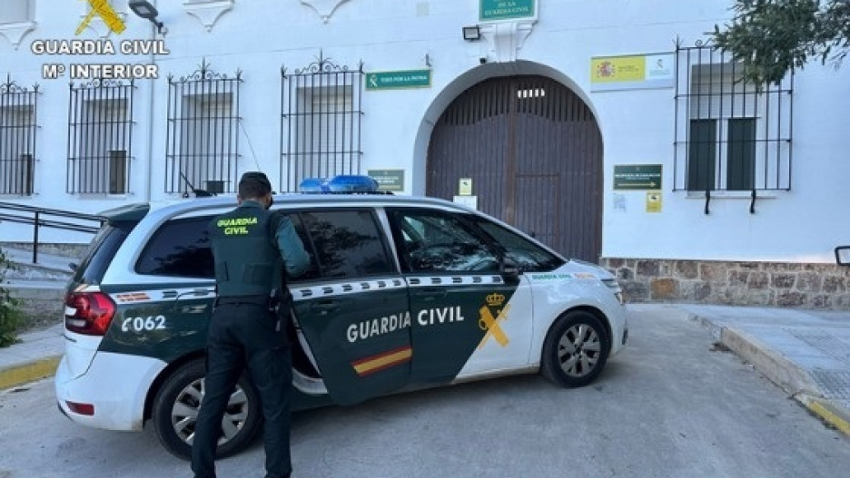 Detención de una persona en Almadén por tener pendiente un mandamiento de prisión.

REMITIDA / HANDOUT por GUARDIA CIVIL
Fotografía remitida a medios de comunicación exclusivamente para ilustrar la noticia a la que hace referencia la imagen, y citando la procedencia de la imagen en la firma
10/12/2025