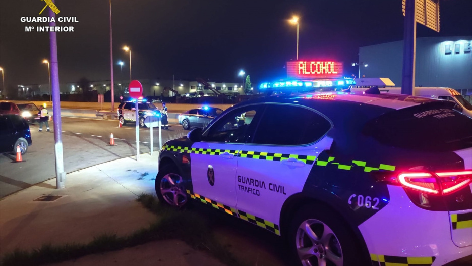 Patrulla de la Guarcia Civil de Tráfico

REMITIDA / HANDOUT por GUARDIA CIVIL
Fotografía remitida a medios de comunicación exclusivamente para ilustrar la noticia a la que hace referencia la imagen, y citando la procedencia de la imagen en la firma
21/11/2025