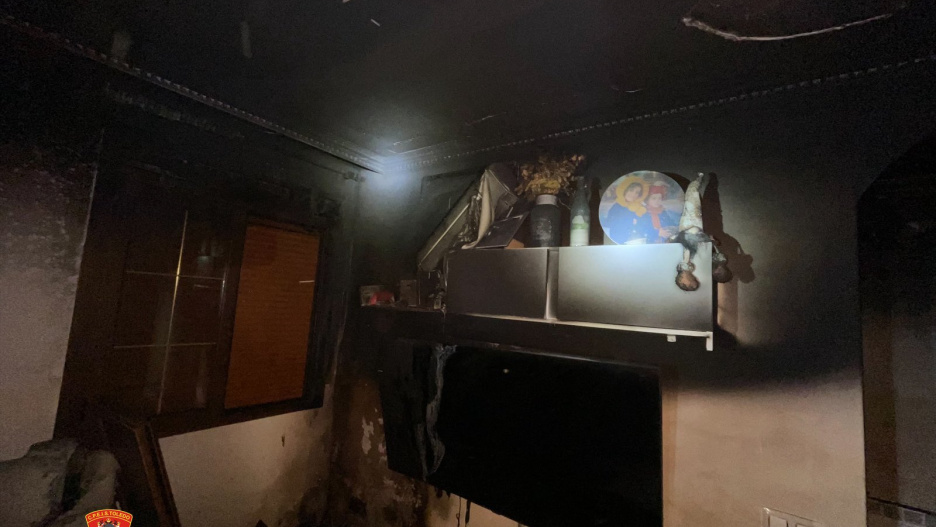 Daños en la vivienda por el fuego.