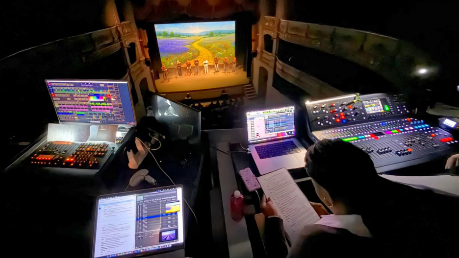 Vistas desde el control de la grabación de 'El Mago de la Hoz' en el Teatro de Rojas