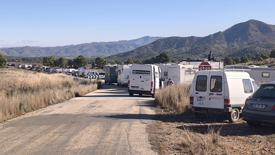 Caravana de la rave en las inmediaciones de Férez, Albacete
