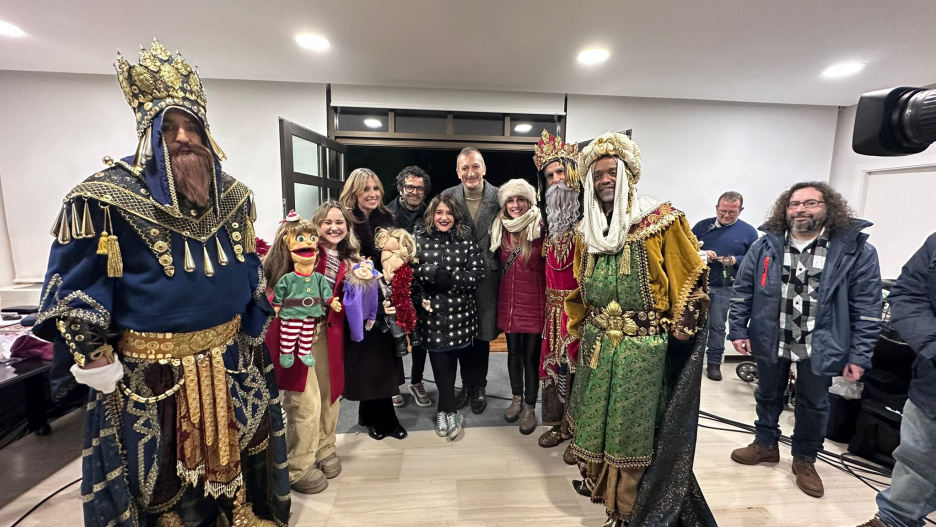 Raquel Martín Menor, Jorge Alonso y el equipo de Ancha es Castilla-La Mancha reciben a los Reyes Magos en Albacete