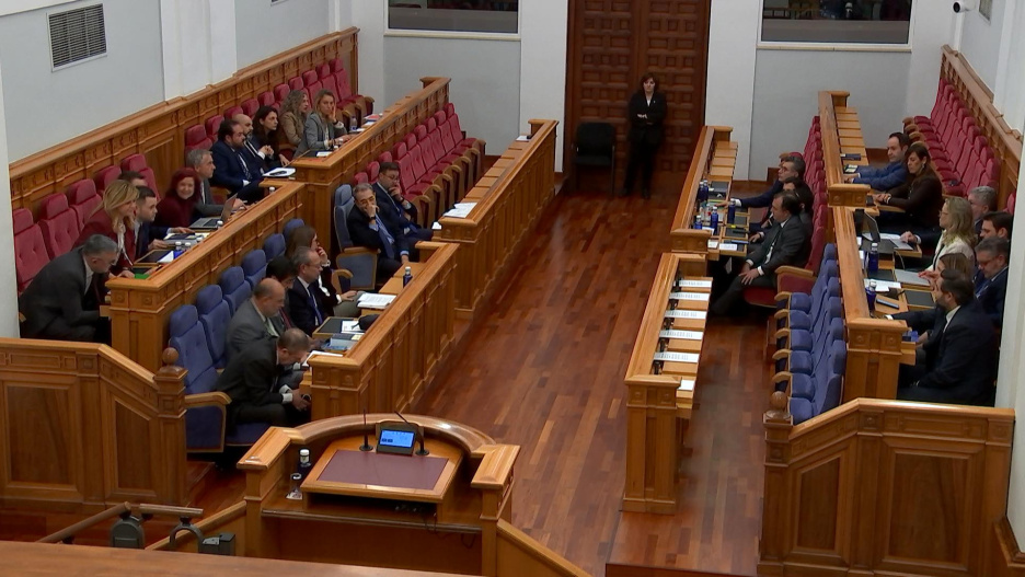 Votación en las Cortes regionales relativa al nuevo modelo de financiación autonómica propuesto por el Gobierno central.