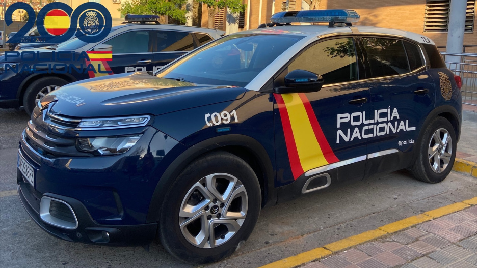 (Foto de ARCHIVO)
Coche de la Policía Nacional.

REMITIDA / HANDOUT por POLICÍA NACIONAL
Fotografía remitida a medios de comunicación exclusivamente para ilustrar la noticia a la que hace referencia la imagen, y citando la procedencia de la imagen en la firma
12/1/2026