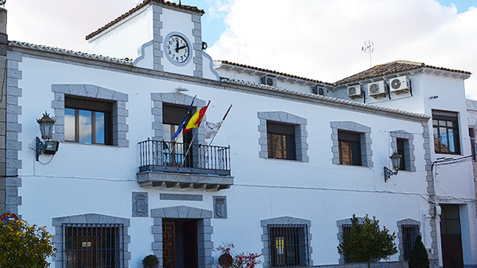 Fachada del Ayuntamiento de Miguel Esteban (Toledo)