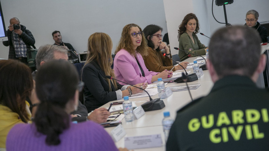 La consejera de Igualdad, Sara Simón, ha presidido la Mesa Técnica contra la Trata con Fines de Explotación Sexual, en la sede del Archivo Regional de Castilla-La Mancha.