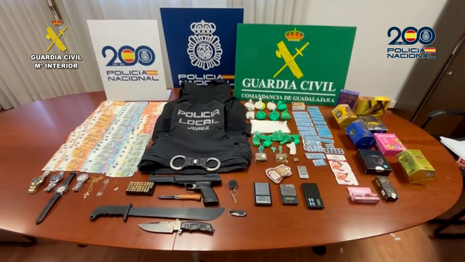 Material incautado a la organización criminal.