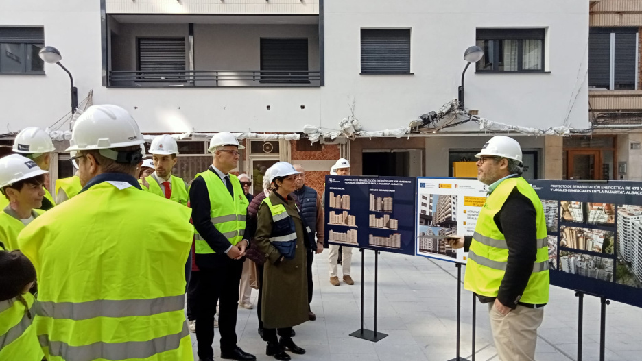 La Ministra de Vivienda en la visita a la rehabilitación del barrio de La Pajarita en Albacete