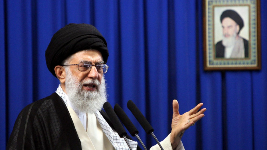 ABD01. BOGOTÁ (COLOMBIA), 28/02/2026.- Fotografía de archivo del 11 de septiembre de 2009 que muestra al líder supremo de la Revolución iraní, Alí Jameneí.