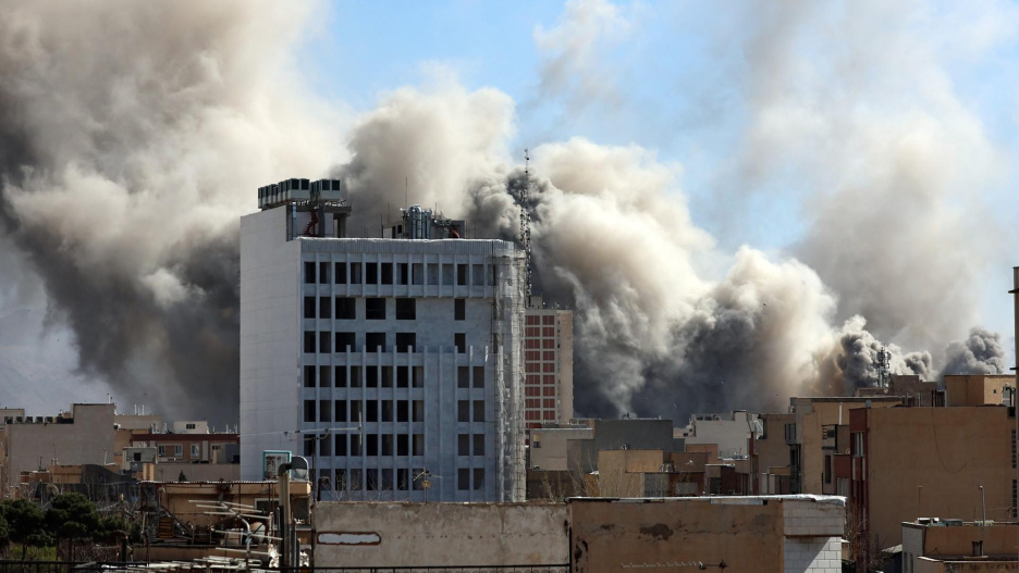 TEHRAN (IRAN(Islamic Republic Of)), 01/03/2026.- Israel ataca el corazón de Teherán e Irán asegura que vengará la muerte de Jameneí