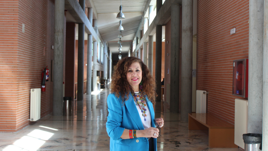 Vicenta Rodríguez Martín en la Facultad de Ciencias Sociales y tecnología de la Información dodne lleva a cabo en la actualidad su labor como docente