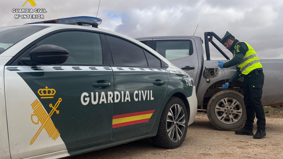 Durante los últimos meses, efectivos del Destacamento Fiscal y Fronteras de la Comandancia de la Guardia Civil de Albacete han intensificado su actividad operativa contra el fraude en el uso de combustible bonificado, lo que ha permitido detectar medio centenar de infracciones, como resultado directo de los dispositivos desplegados en toda la provincia.