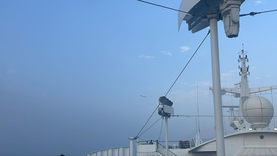 Imagen desde la cubierta del crucero en el se encuentran una decena de toledanos en el puerto de Dubai.
