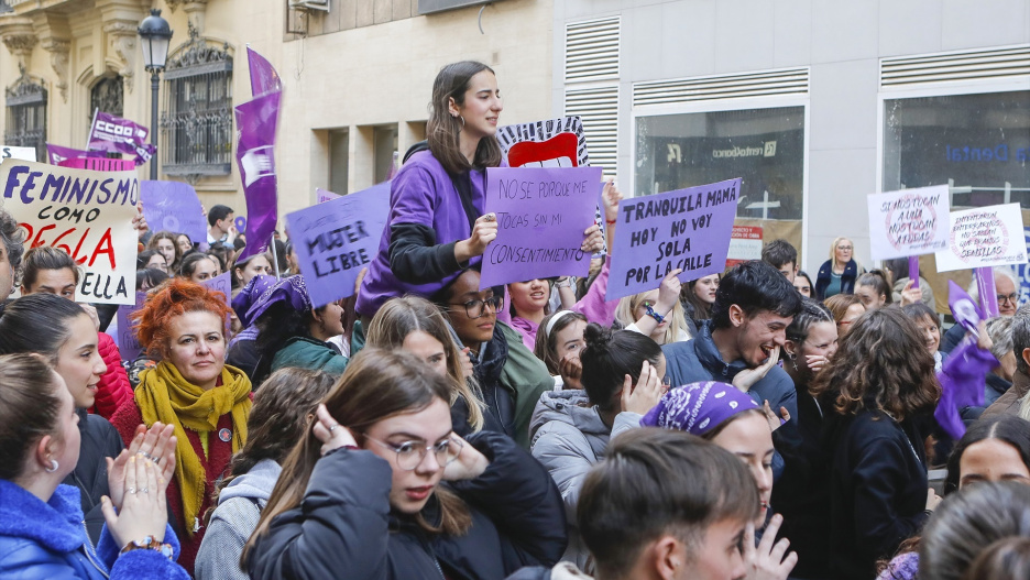 (Foto de ARCHIVO)Manifestación en Albacete por el 8M en 2023