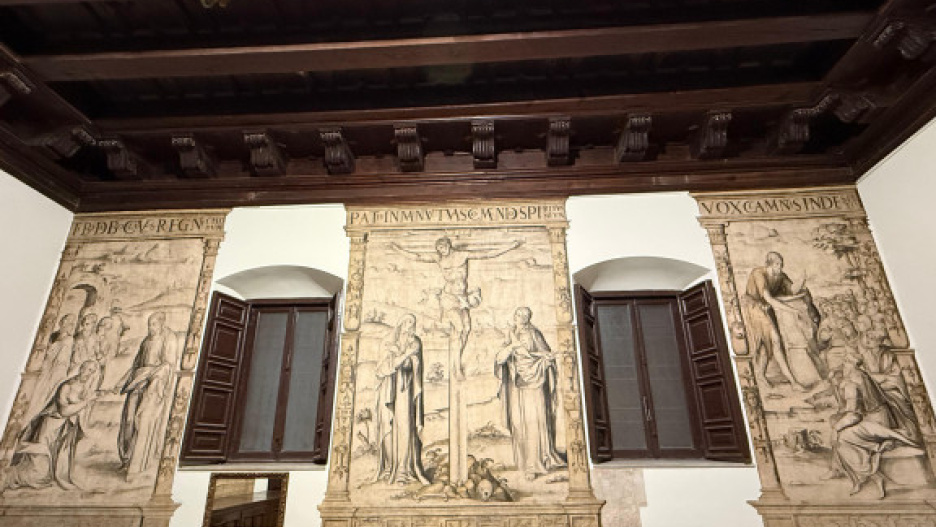 Las grisallas de la Catedral de Albacete vuelven al templo tras 5 meses de restauración