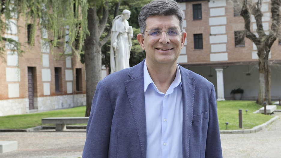 (Foto de ARCHIVO)
Carmelo García Pérez, catedrático de Métodos Cuantitativos para la Economía y la Empresa de la Universidad Alcalá de Henares.

REMITIDA / HANDOUT por UNIVERSIDAD ALCALÁ DE HENARES
Fotografía remitida a medios de comunicación exclusivamente para ilustrar la noticia a la que hace referencia la imagen, y citando la procedencia de la imagen en la firma
03/3/2026