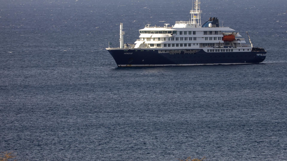 Praia (Cape Verde), 04/05/2026.El buque turístico, utilizado para viajes de exploración en el Ártico y en la Antártida, partió el pasado 20 de marzo desde la terminal portuaria de Ushuaia, la ciudad más austral de Argentina.
