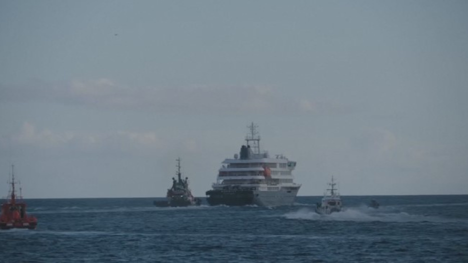 El MV Hondius zarpa del puerto de Granadilla (Tenerife) camino de Países Bajos