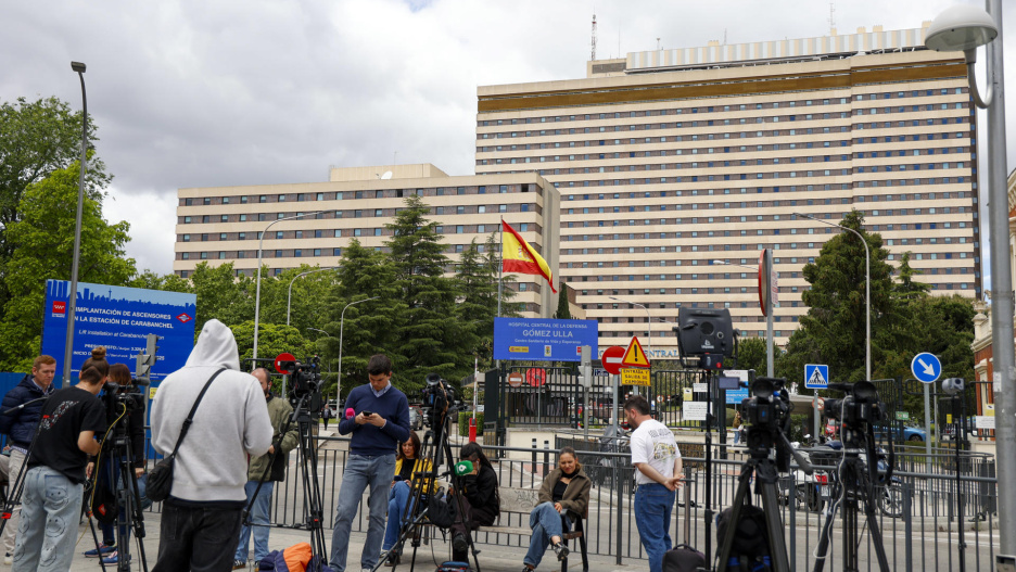 FOTODELDIA MADRID, 11/05/2026.- Vista del exterior del Hospital Gómez Ulla, José García, este lunes, donde permanecen los pasajeros españoles del crucero Hondius, afectado por un brote de hantavirus, para pasar la cuarentena. EFE/ Maria Aguilella Pardo