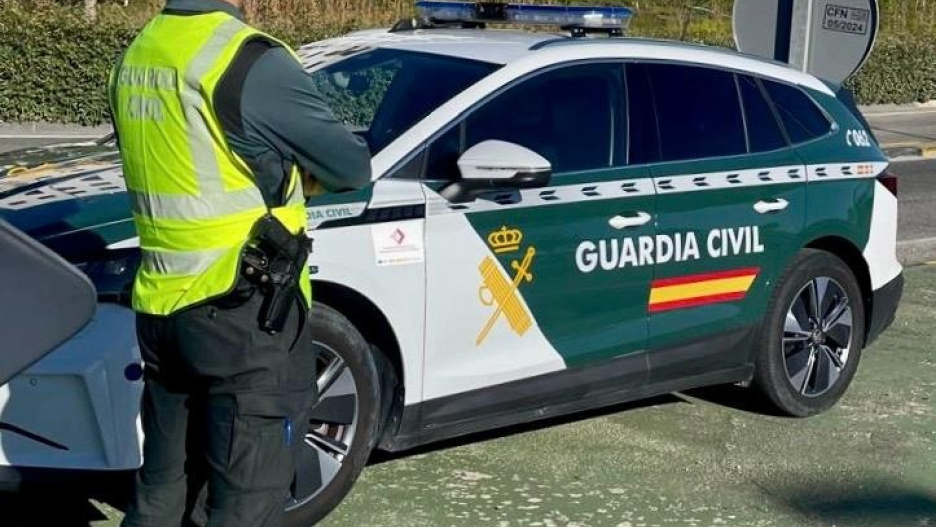 (Foto de ARCHIVO)
Un agente de la Guardia Civil.

REMITIDA / HANDOUT por GUARDIA CIVIL
Fotografía remitida a medios de comunicación exclusivamente para ilustrar la noticia a la que hace referencia la imagen, y citando la procedencia de la imagen en la firma
06/11/2025