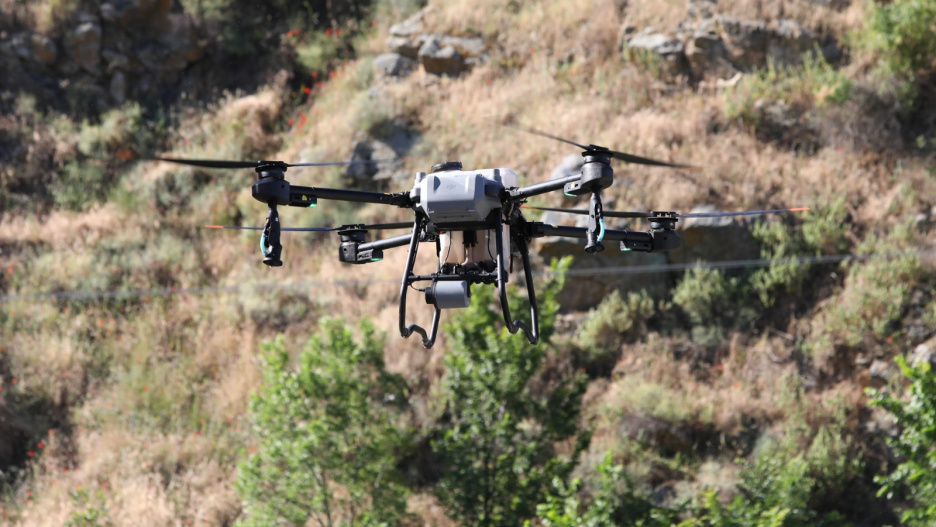 Dron utilizado para el tratamiento en la ribera del Tajo