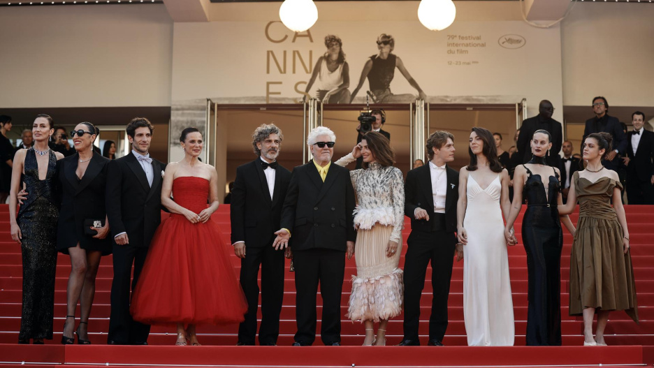 CANNES (France), 19/05/2026.- (L-R) Nieves Alvarez, Rossy de Palma, Quim Gutierrez, Aitana Sanchez-Gijon, Leonardo Sbaraglia, Director Pedro Almodovar, Barbara Lennie, Patrick Criado, Victoria Luengo, Milena Smit, and Amaia Romero attend the premiere of 'Bitter Christmas' (Amarga Navidad) during the 79th annual Cannes Film Festival, in Cannes, France, 19 May 2026. The film festival runs from 12 to 23 May 2026. (Cine, Francia) EFE/EPA/TERESA SUAREZ