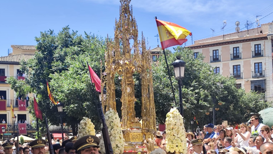 Custodia a su paso por Zocodover