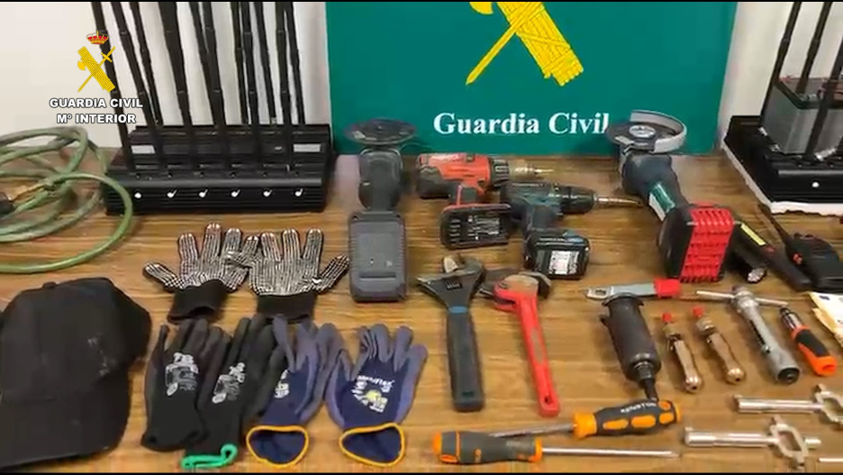 Su base de operaciones se encontraba en Cubas de la Sagra (Madrid). Cometieron sus robos en la zona noroeste de la provincia de Toledo y en varias localidades de la Comunidad de Madrid