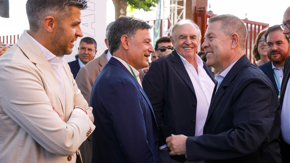 El presidente de Castilla-La Mancha durante la inauguración de Fercam.