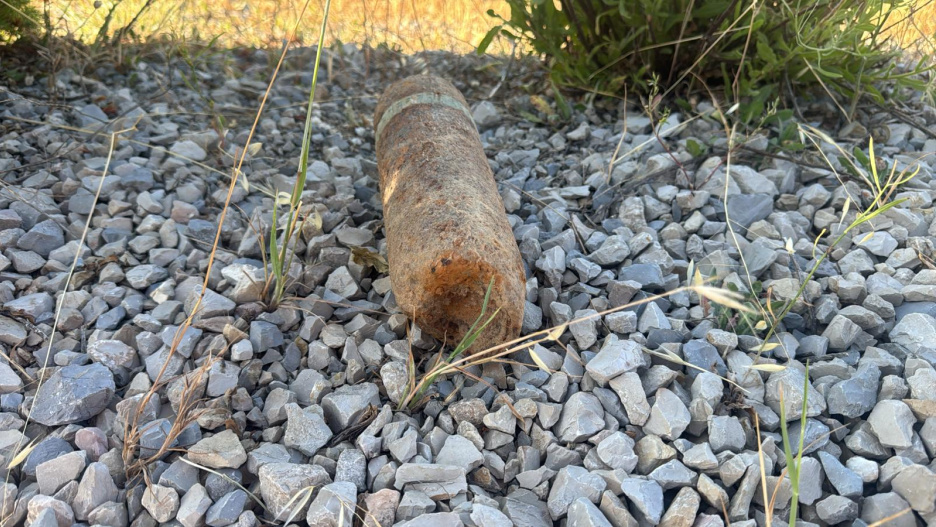 Explosivo localizado en el campo, cerca de Algora