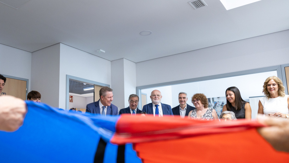 El presidente de Castilla-La Mancha ha inaugurado este nuevo centro de día.