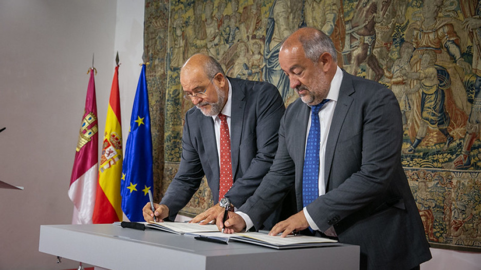 La UCLM y el Gobierno de Castilla-La Mancha han suscrito el acuerdo para poner en marcha esta nueva cátedra.