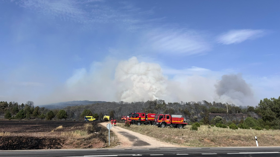 Avanza el incendio forestal declarado en la localidad de Selas (Guadalajara) a mediodía de este martes 2 de julio