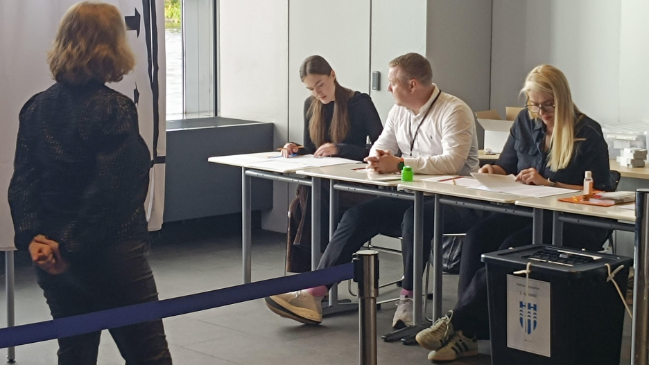 REIKIAVIK, 29/08/2026.- Islandia ya vota este sábado sobre retomar las negociaciones de ingreso a la Unión Europea (UE), interrumpidas en 2013, en una consulta que ha dividido a este país nórdico y con incertidumbre sobre el resultado final. EFE/Anxo Lamela