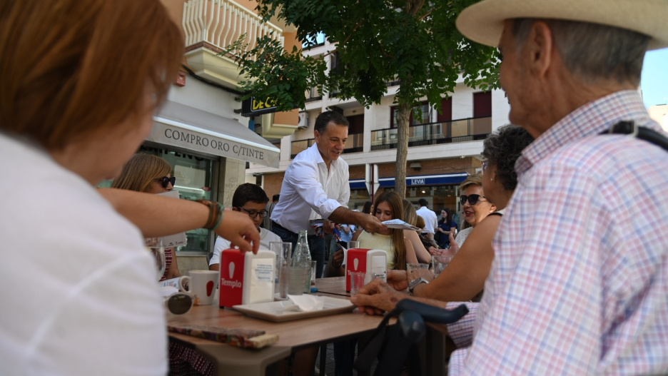 El alcalde de Albacete, Manuel Serrano, durante el acto de presentación de la programación de la Feria de Albacete 2026.

REMITIDA / HANDOUT por AY ALBACETE
Fotografía remitida a medios de comunicación exclusivamente para ilustrar la noticia a la que hace referencia la imagen, y citando la procedencia de la imagen en la firma
31/8/2026