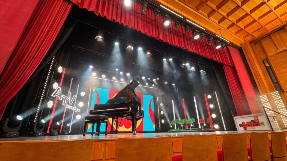 Escenario del Teatro Palenque en los momentos previos a la grabación de 'A tu vera contigo'