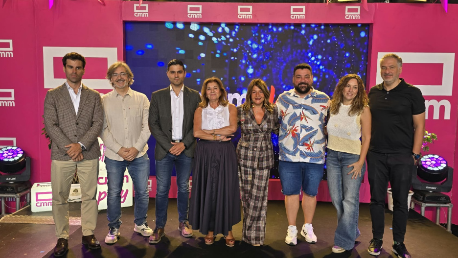 Foto de familia en la presentación de las novedades de CMMPlay en la Feria de Albacete