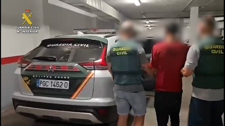 Detenido por la Guardia Civil el autor del hurto producido en el interior de la capilla del Hospital de Tomelloso.

REMITIDA / HANDOUT por GUARDIA CIVIL
Fotografía remitida a medios de comunicación exclusivamente para ilustrar la noticia a la que hace referencia la imagen, y citando la procedencia de la imagen en la firma
14/9/2026