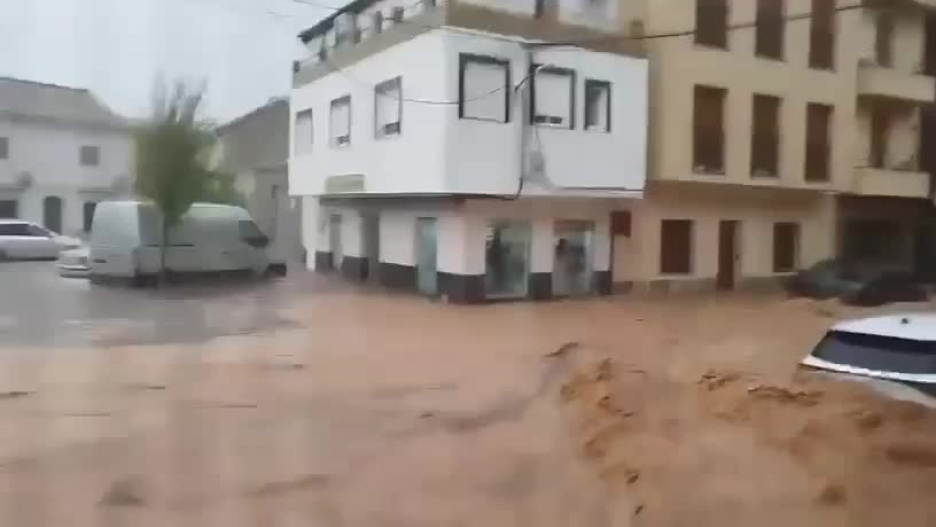 Calles inundadas en Madrigueras (Albacete)