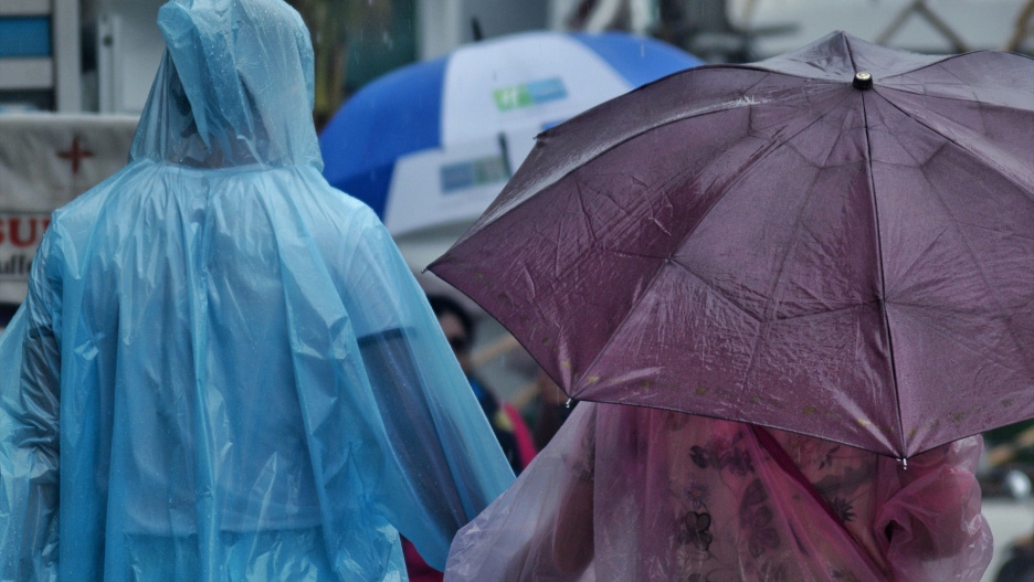 Paraguas y chubasqueros en un día de lluvias y tormentas

REMITIDA / HANDOUT por JCYL
Fotografía remitida a medios de comunicación exclusivamente para ilustrar la noticia a la que hace referencia la imagen, y citando la procedencia de la imagen en la firma
04/10/2026