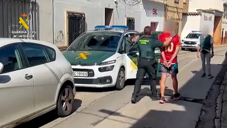 Los detenidos era una madre y sus dos hijos.