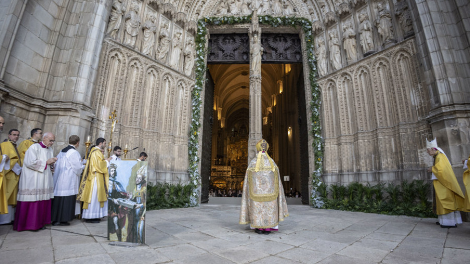 El arzobispo de Toledo, Francisco Cerro Chaves, preside los ritos de apertura del Año Jubilar de la Catedral de Toledo.