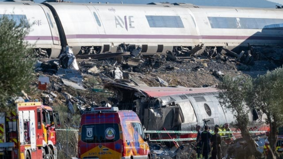 El presidente del Gobierno, Pedro Sánchez, participa este jueves junto al jefe del Ejecutivo de Castilla-La Mancha, Emiliano García Page, en la reunión del Centro de Coordinación Operativa Integrado (CECOPI) por el accidente ferroviario en Urda