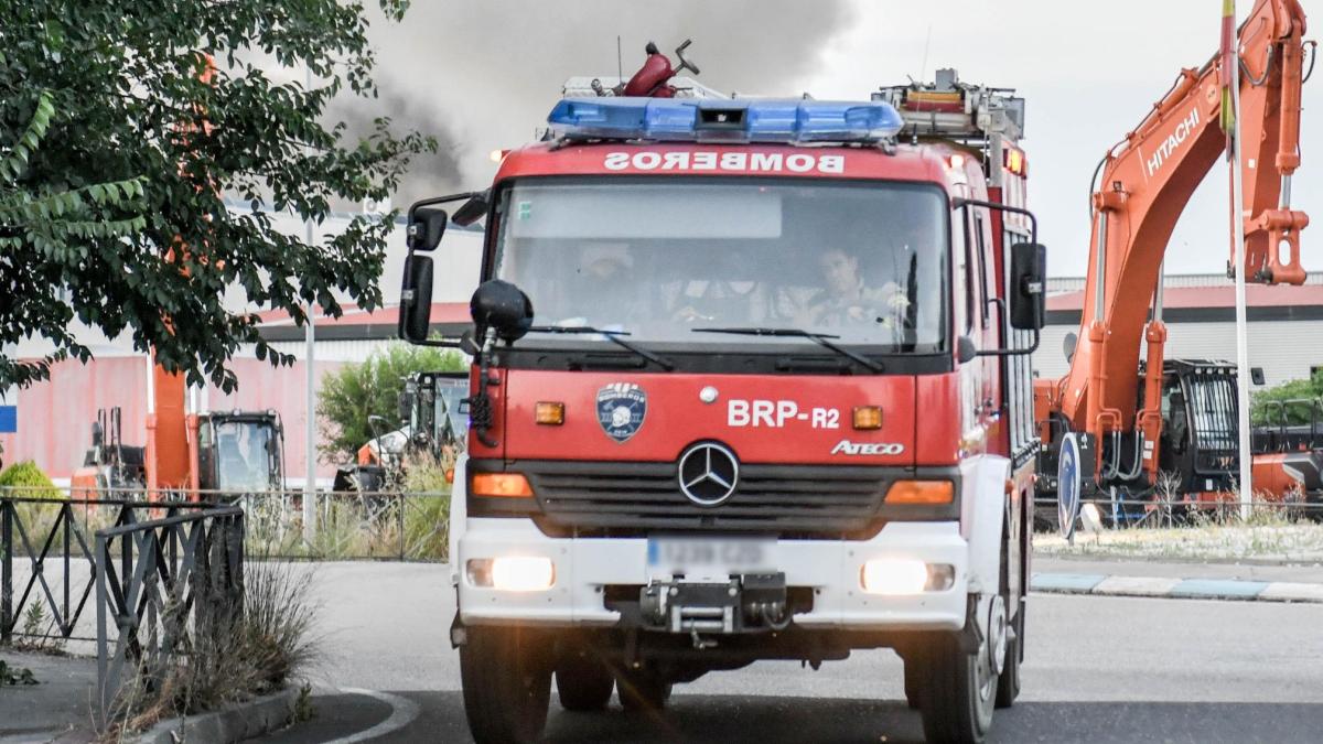 Cuatro intoxicados por inhalar humo en el incendio de una vivienda en ...
