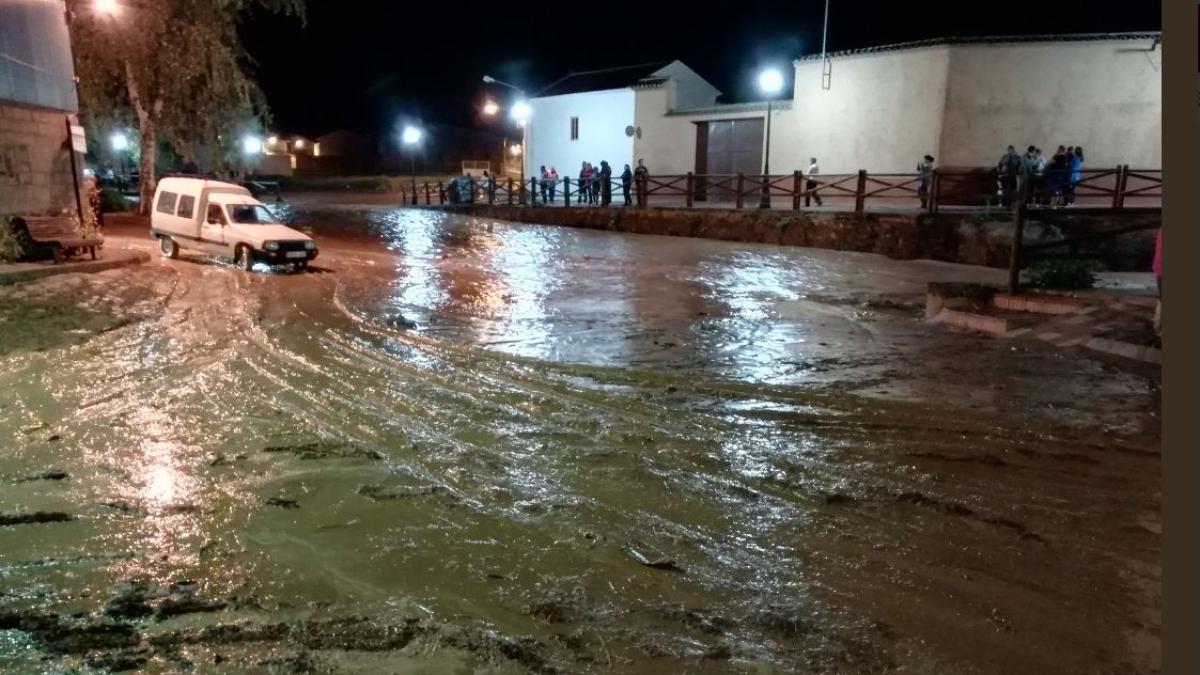 El río Cañamares se desborda en Carrizosa, Ciudad Real