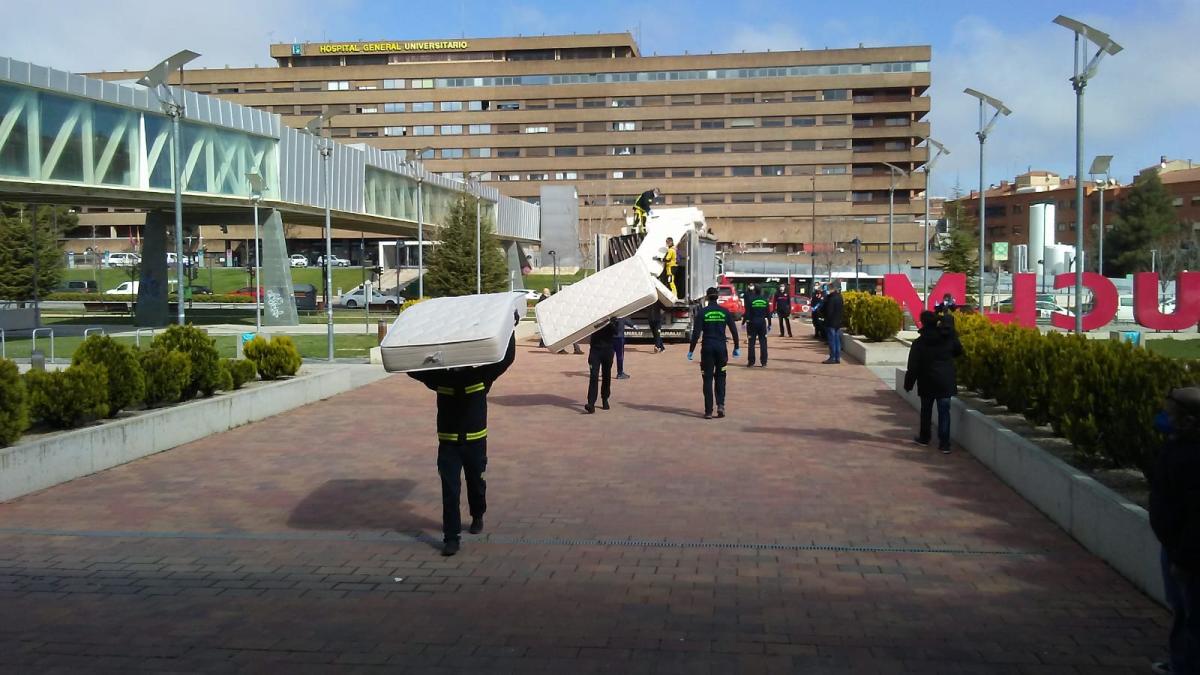Galería de imágenes comienza la instalación de camas en la Facultad de