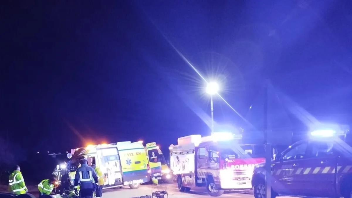 Dos jóvenes de 19 años mueren y otros resultan heridos en un accidente ...