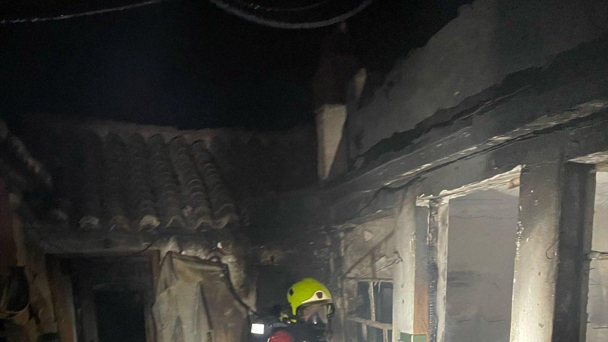 Un hombre resulta herido con quemaduras en un incendio en una vivienda ...
