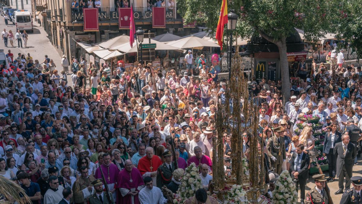 Así ha sido la procesión del Corpus Christi en Toledo, marcada por el calor