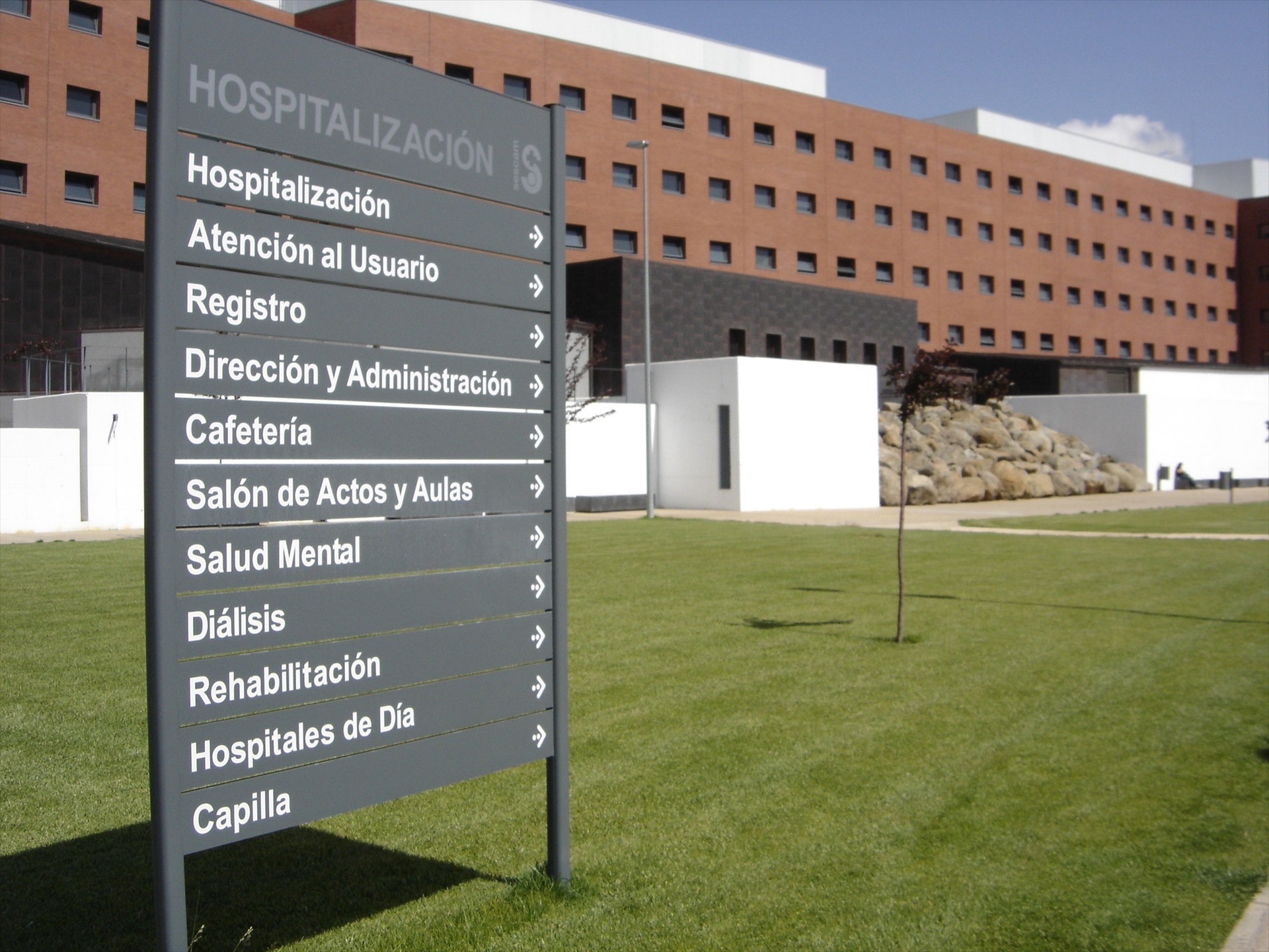 Real Headstone Herido grave un trabajador tras cortarse una pierna con una motosierra ...